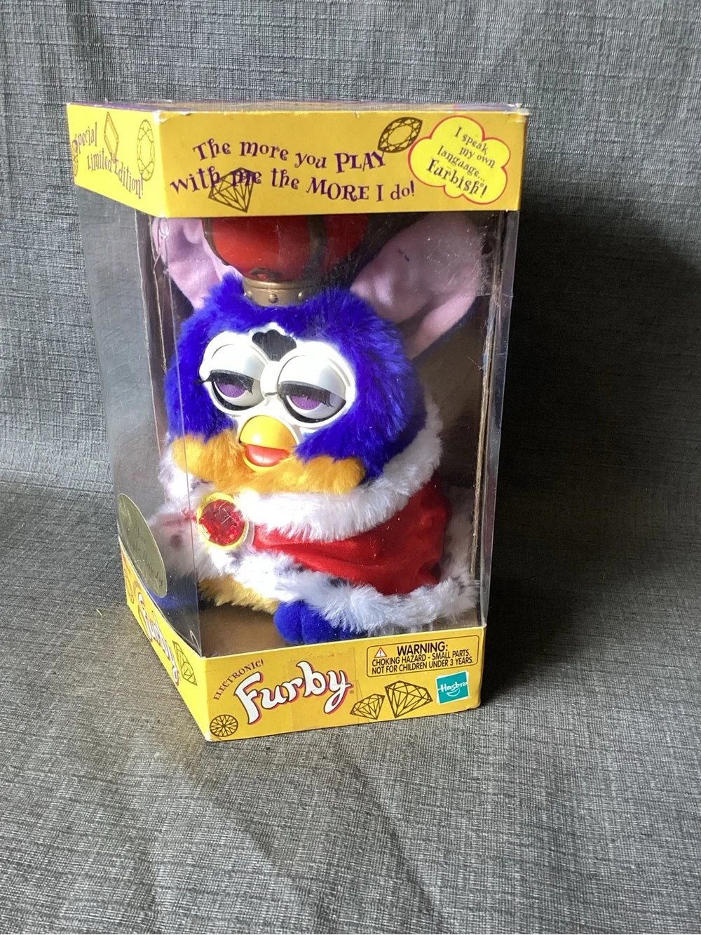 Tiger Electronics 2000 Royal Majesty furby Limited Edition with Crown Cape box
